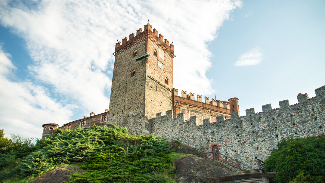castello medievale piemonte title=