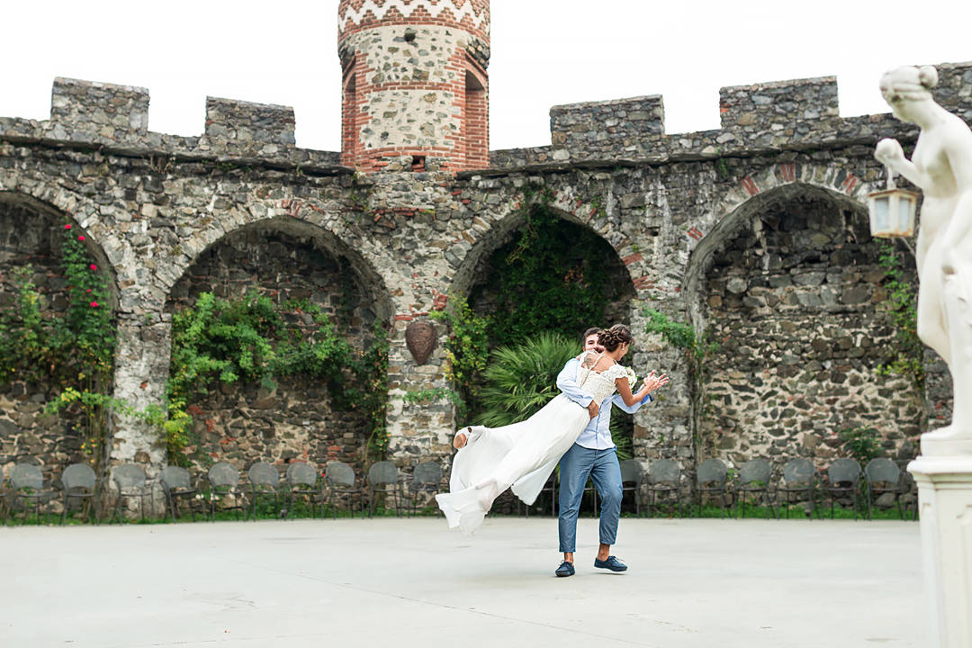 bride and groom castello di pavone